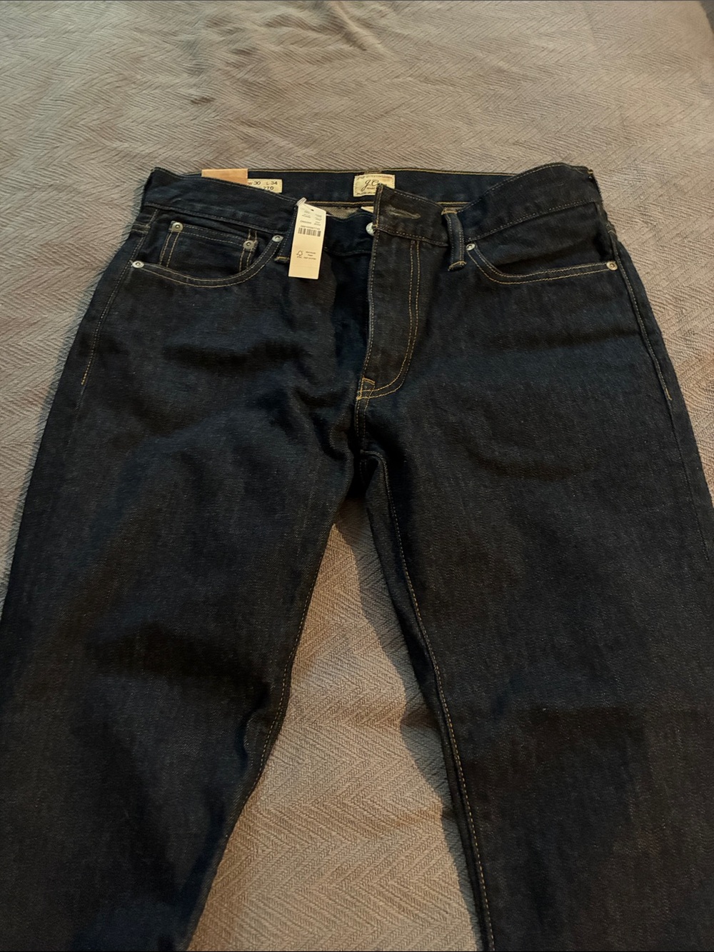 NWT JCrew men jeans style 770
30x34 dark wash